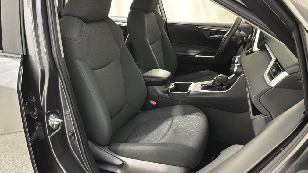 Toyota Rav 4 XLE 2024 d&rsquo;occasion à vendre - 28
