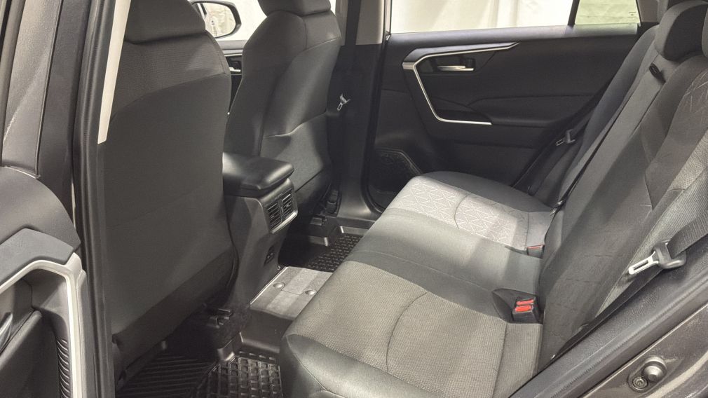 Toyota Rav 4 XLE 2024 d&rsquo;occasion à vendre - 33