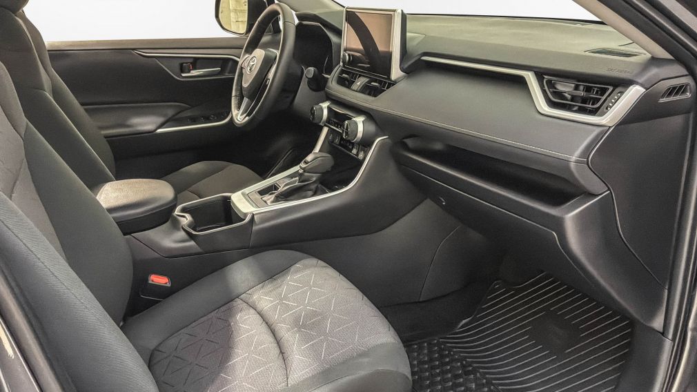 Toyota Rav 4 XLE 2024 d&rsquo;occasion à vendre - 29