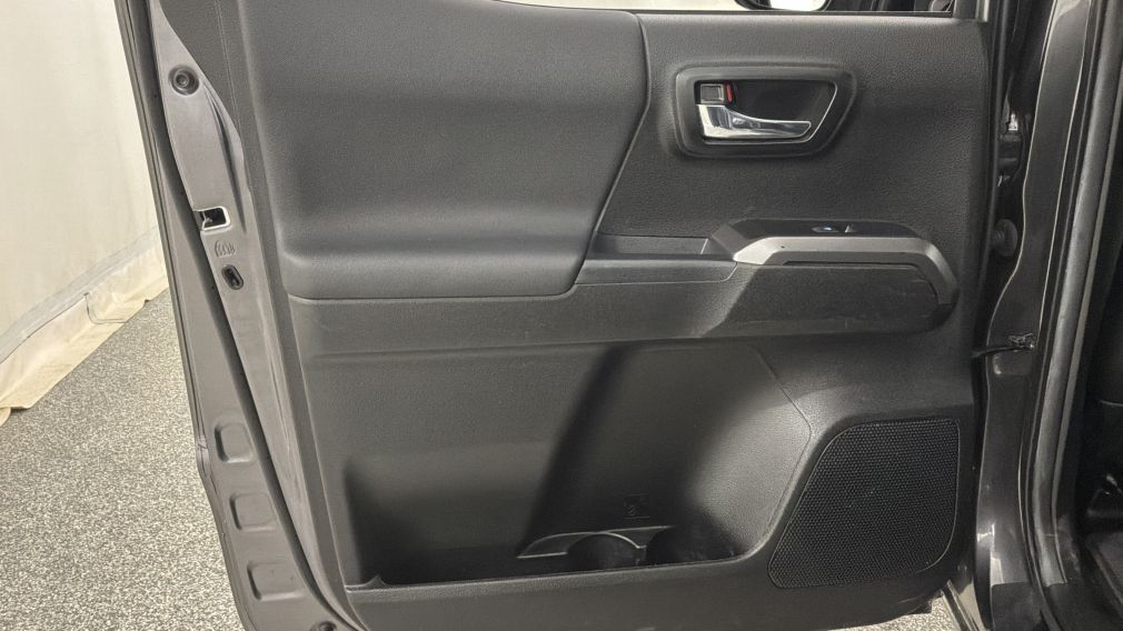 Toyota Tacoma 4×4 Double Cab Manual SB 2023 d&rsquo;occasion à vendre - 33