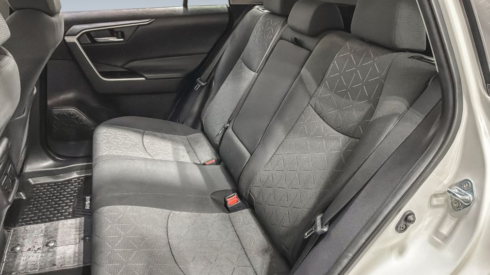 Toyota Rav 4 XLE 2021 d&rsquo;occasion à vendre - 26