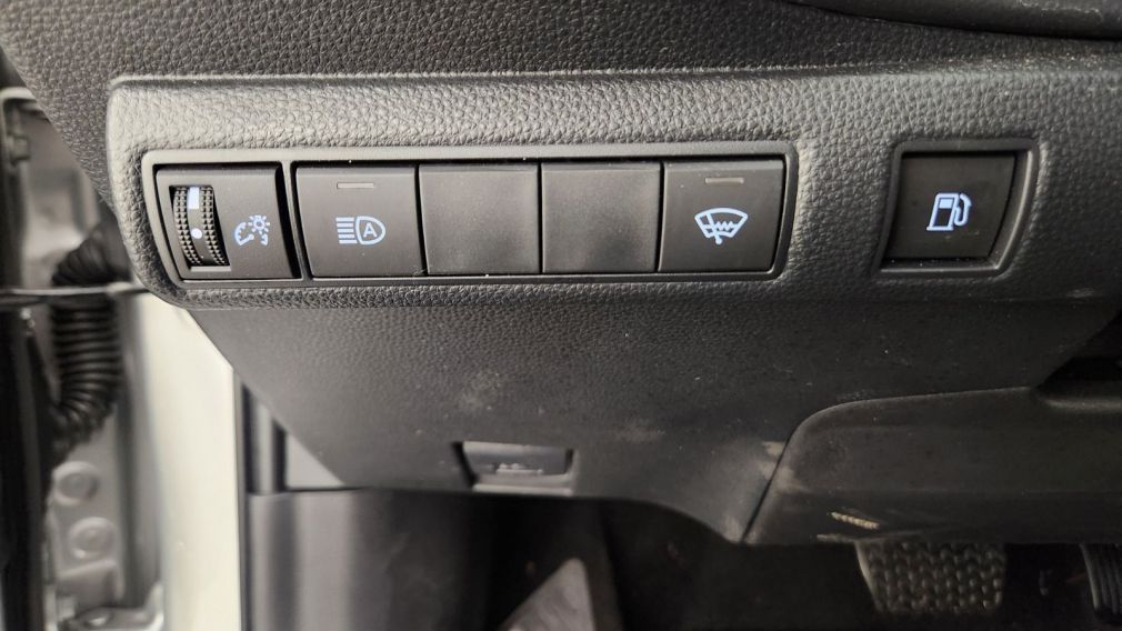 Toyota Corolla Hybrid LE 2025 d&rsquo;occasion à vendre - 26