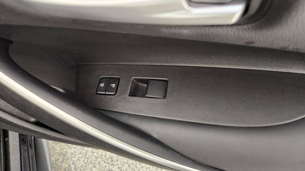 Toyota Corolla SE 2022 d&rsquo;occasion à vendre - 33