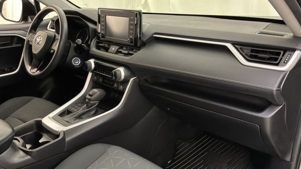 Toyota Rav 4 LE 2021 d&rsquo;occasion à vendre - 28