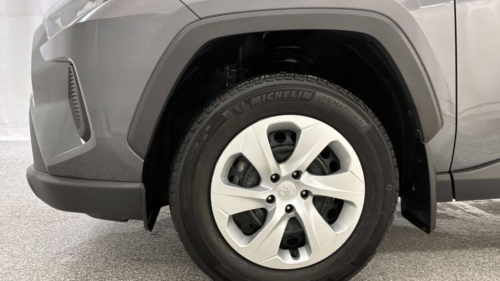 Toyota Rav 4 LE 2021 d&rsquo;occasion à vendre - 13