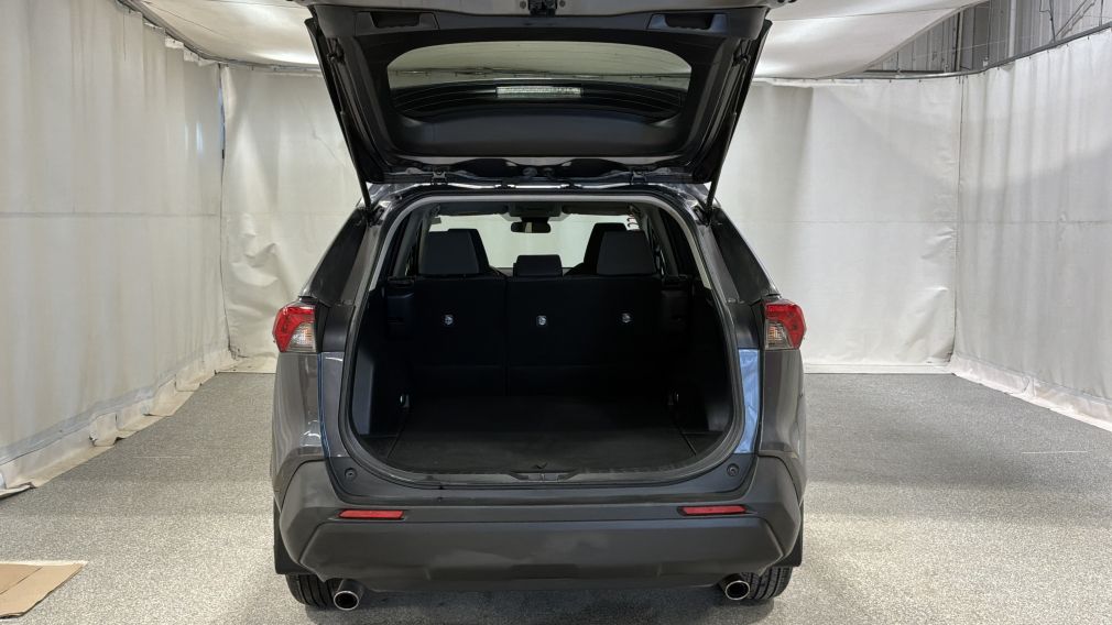 Toyota Rav 4 LE 2021 d&rsquo;occasion à vendre - 11