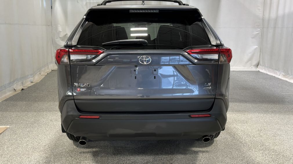 Toyota Rav 4 LE 2021 d&rsquo;occasion à vendre - 4