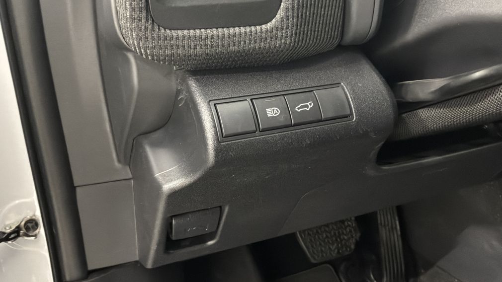 Toyota BZ4X XLE 2023 d&rsquo;occasion à vendre - 18