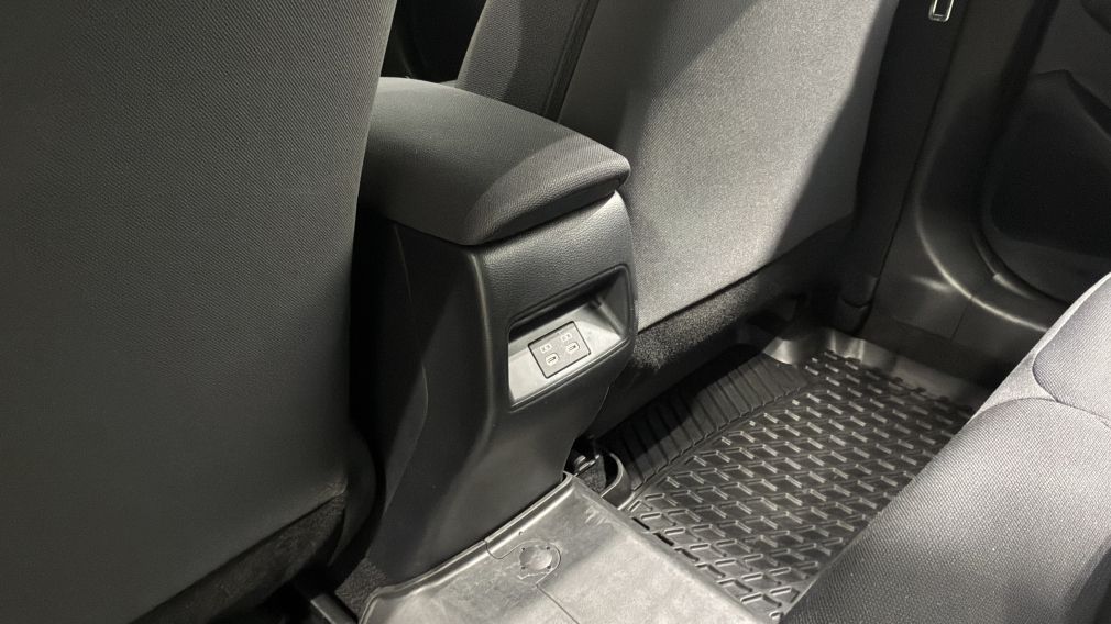 Toyota Corolla LE 2023 d&rsquo;occasion à vendre - 26