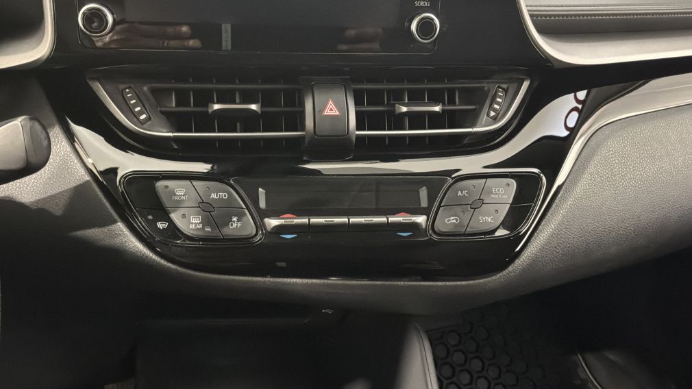 Toyota C-HR XLE Premium 2020 d&rsquo;occasion à vendre - 17