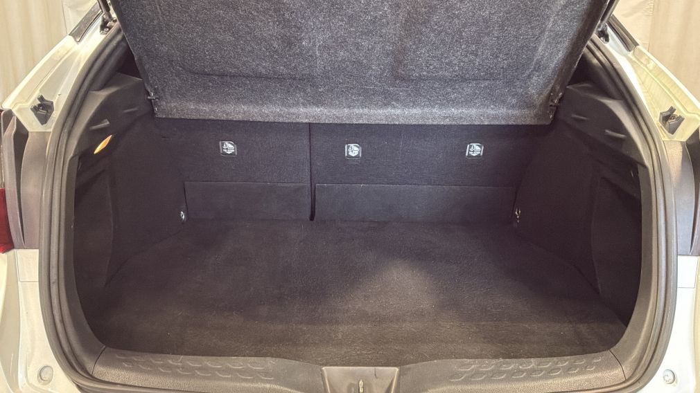 Toyota C-HR XLE Premium 2020 d&rsquo;occasion à vendre - 12