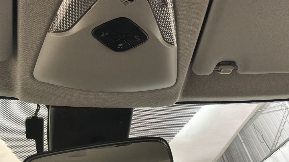 Toyota C-HR XLE Premium 2020 d&rsquo;occasion à vendre - 19