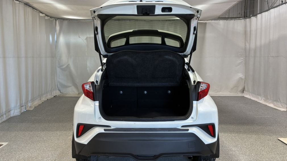 Toyota C-HR XLE Premium 2020 d&rsquo;occasion à vendre - 13
