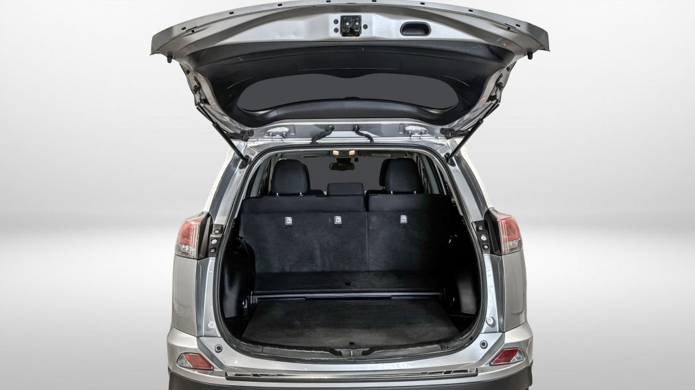 Toyota Rav 4 Hybrid LE+ 2018 d&rsquo;occasion à vendre - 13