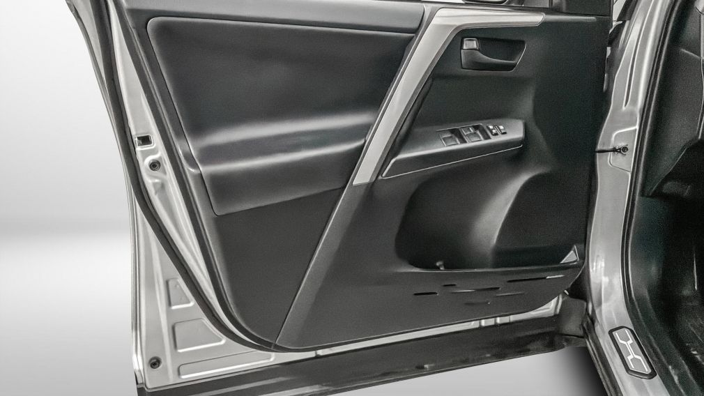 Toyota Rav 4 Hybrid LE+ 2018 d&rsquo;occasion à vendre - 22