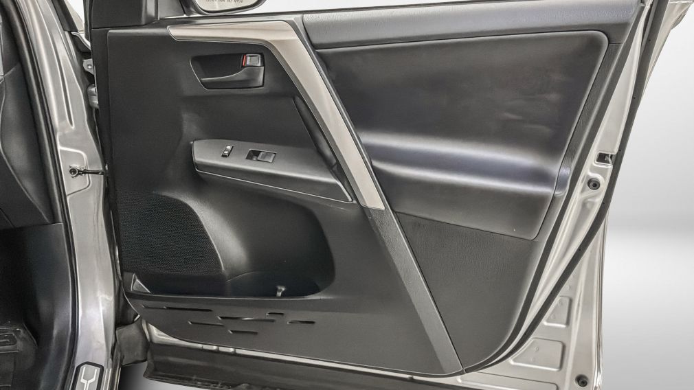 Toyota Rav 4 Hybrid LE+ 2018 d&rsquo;occasion à vendre - 30