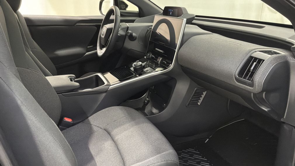 Toyota BZ4X XLE 2025 d&rsquo;occasion à vendre - 29