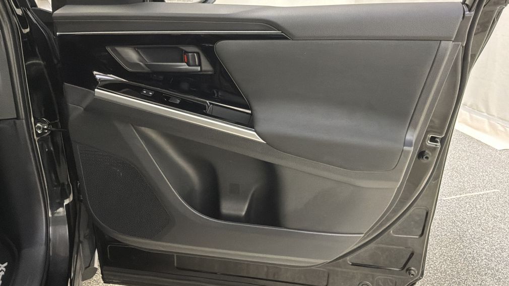 Toyota BZ4X XLE 2025 d&rsquo;occasion à vendre - 30