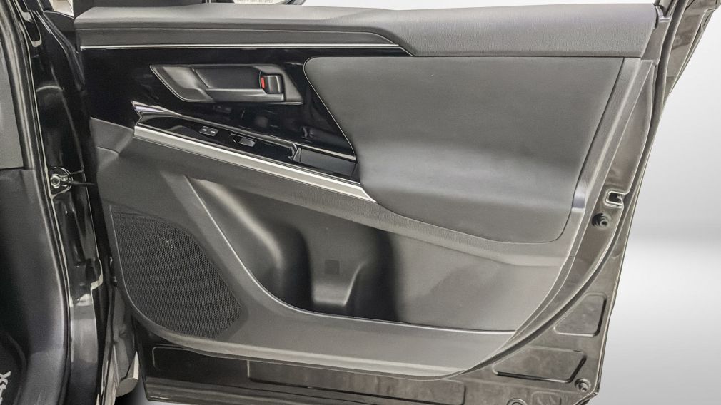 Toyota BZ4X XLE 2025 d&rsquo;occasion à vendre - 30