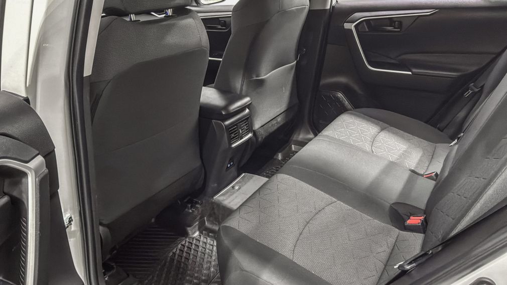 Toyota Rav 4 LE 2023 d&rsquo;occasion à vendre - 27