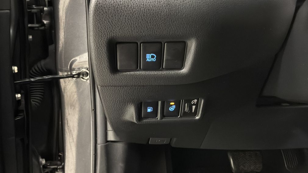 Toyota C-HR Limited 2021 d&rsquo;occasion à vendre - 30