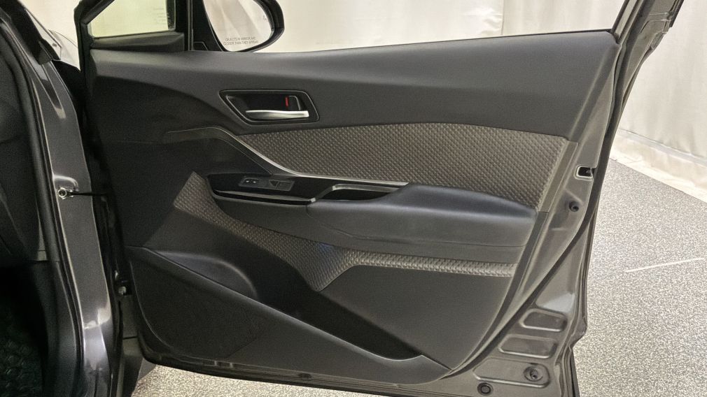 Toyota C-HR Limited 2021 d&rsquo;occasion à vendre - 27