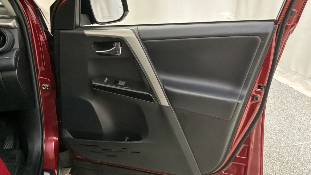 Toyota Rav 4 Limited 2018 d&rsquo;occasion à vendre - 32