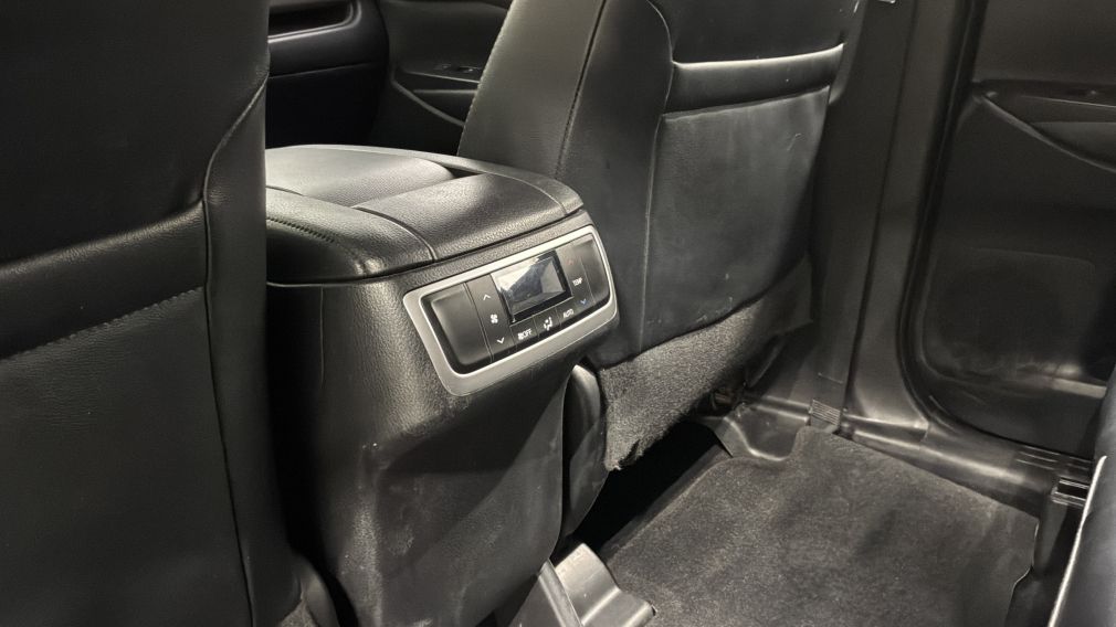 Toyota Highlander XLE 2019 d&rsquo;occasion à vendre - 28