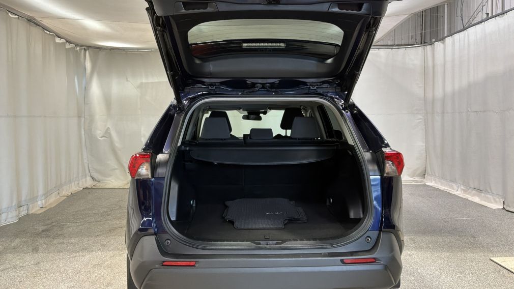 Toyota Rav 4 XLE 2021 d&rsquo;occasion à vendre - 13