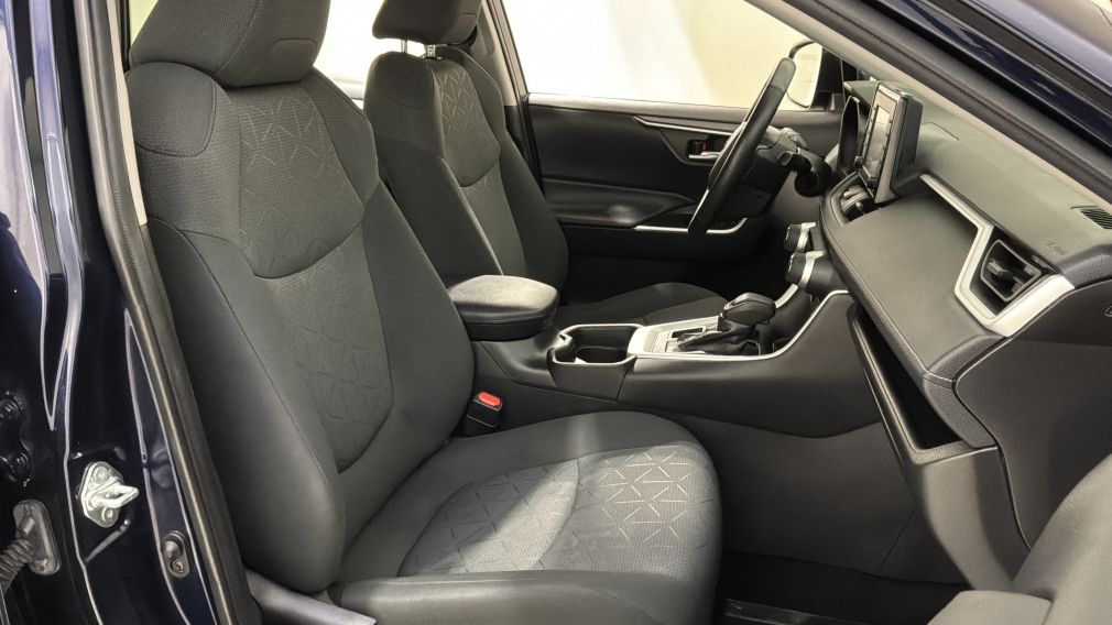 Toyota Rav 4 XLE 2021 d&rsquo;occasion à vendre - 29