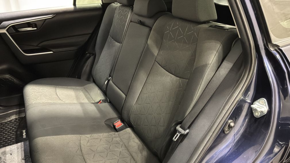Toyota Rav 4 XLE 2021 d&rsquo;occasion à vendre - 26