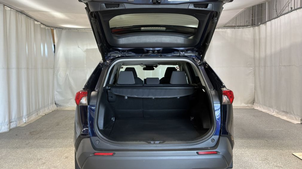 Toyota Rav 4 XLE 2023 d&rsquo;occasion à vendre - 13