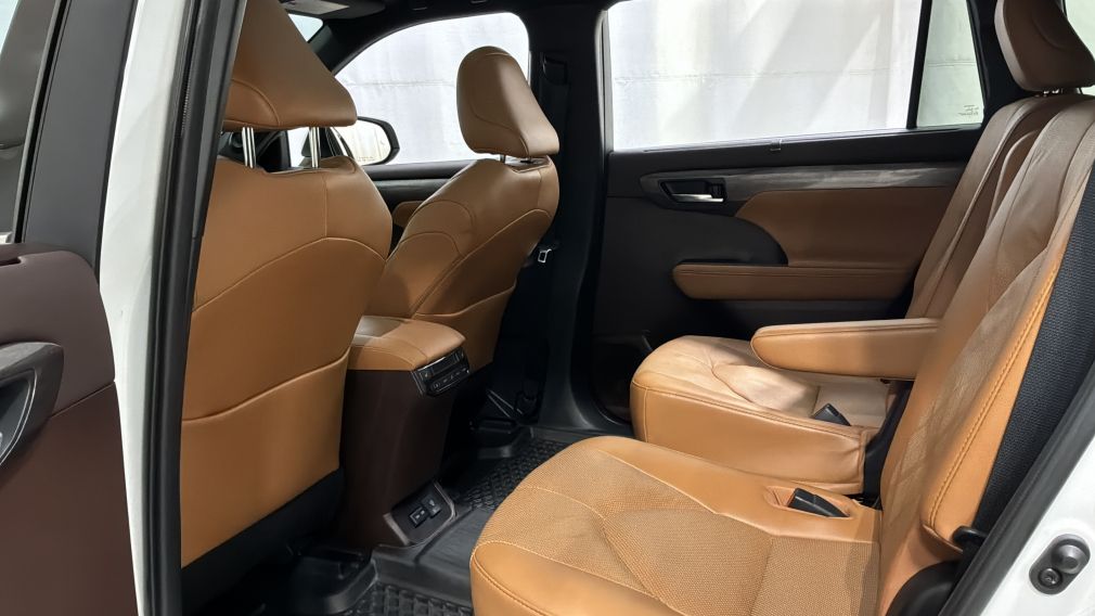 Toyota Highlander Limited 2022 d&rsquo;occasion à vendre - 28