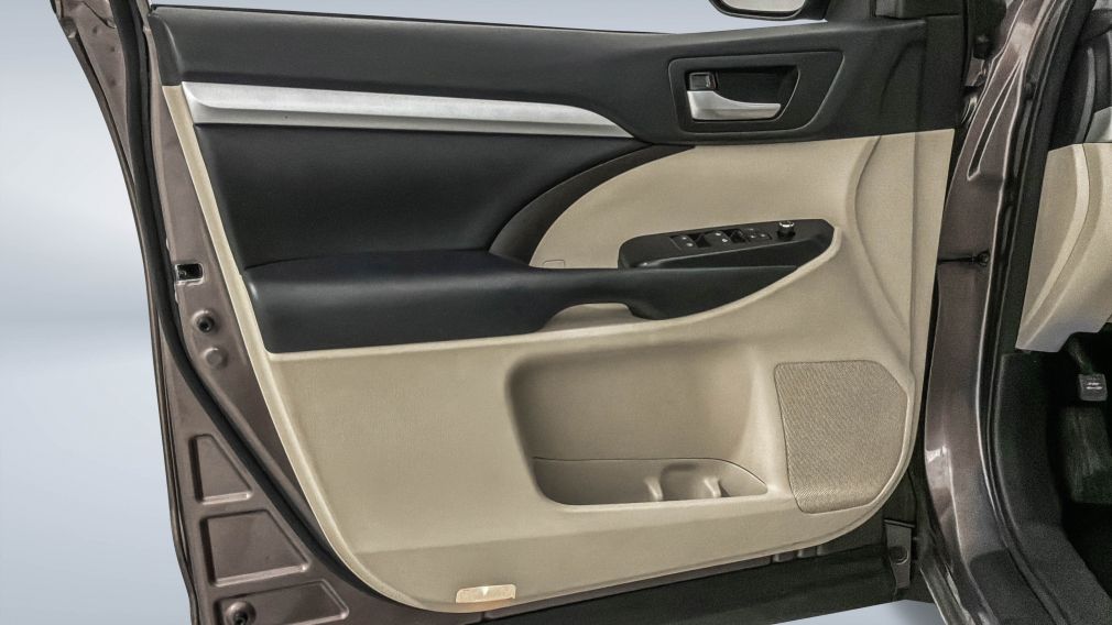 Toyota Highlander XLE 2018 d&rsquo;occasion à vendre - 21
