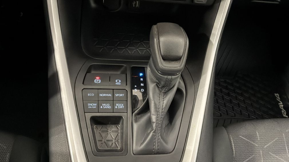 Toyota Rav 4 LE 2024 d&rsquo;occasion à vendre - 18