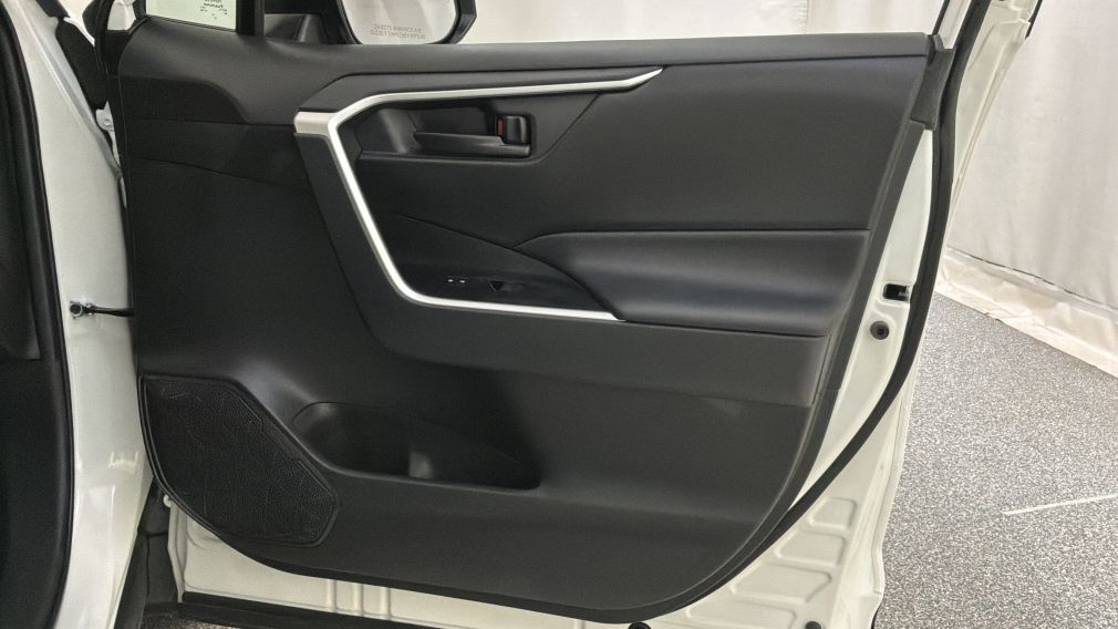 Toyota Rav 4 LE 2024 d&rsquo;occasion à vendre - 32