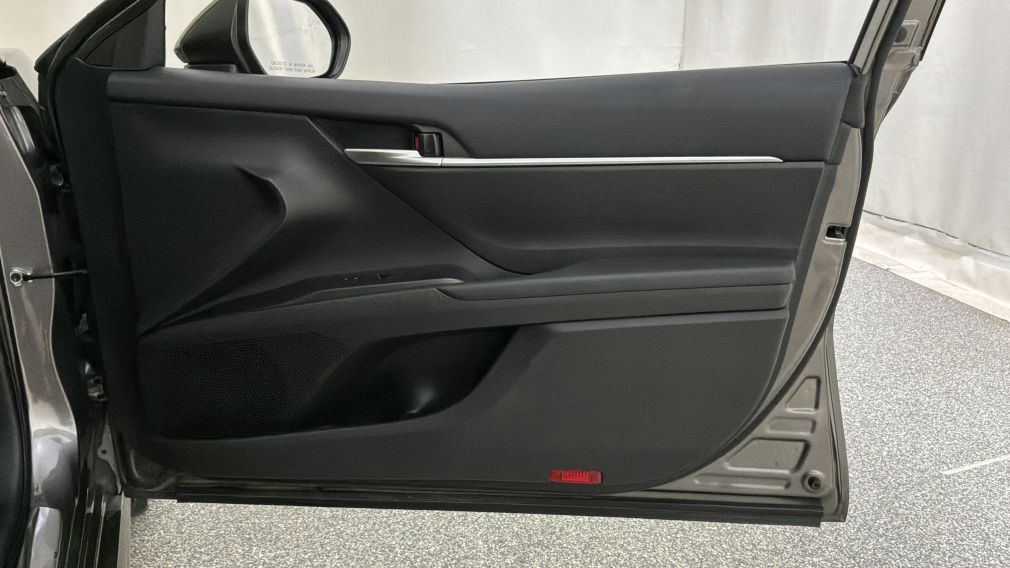Toyota Camry SE 2024 d&rsquo;occasion à vendre - 32