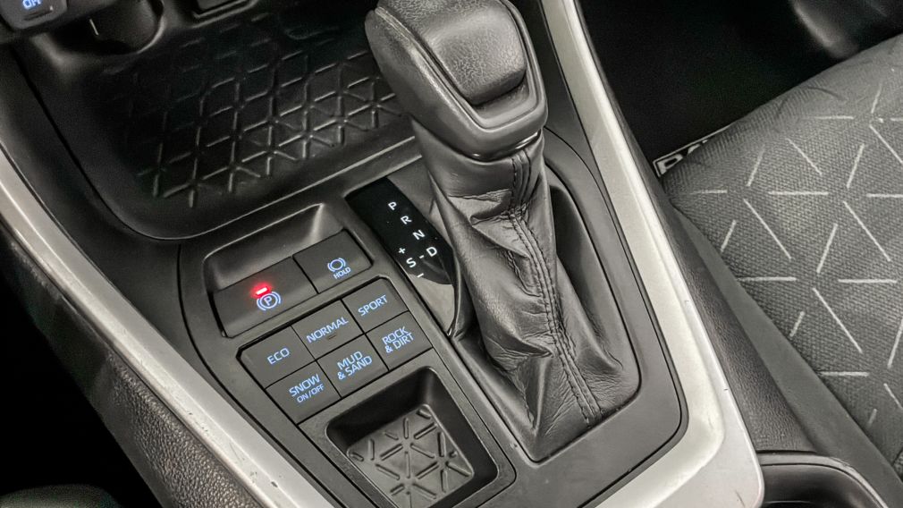 Toyota Rav 4 LE 2021 d&rsquo;occasion à vendre - 18