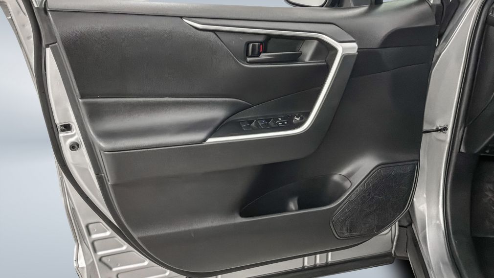 Toyota Rav 4 LE 2021 d&rsquo;occasion à vendre - 23