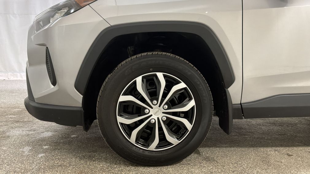 Toyota Rav 4 LE 2021 d&rsquo;occasion à vendre - 9