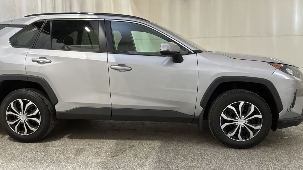 Toyota Rav 4 LE 2021 d&rsquo;occasion à vendre - 2