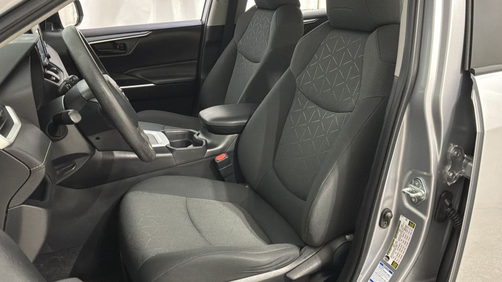 Toyota Rav 4 LE 2021 d&rsquo;occasion à vendre - 44