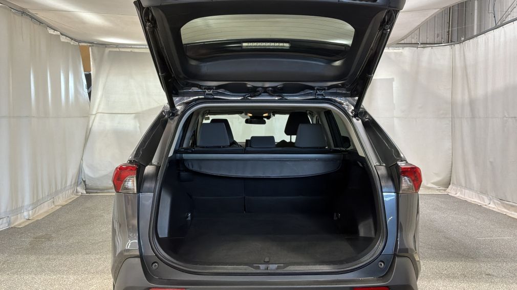 Toyota Rav 4 XLE 2021 d&rsquo;occasion à vendre - 13