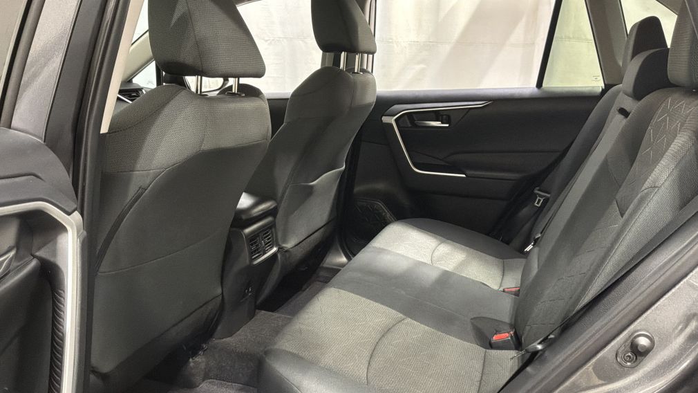 Toyota Rav 4 XLE 2021 d&rsquo;occasion à vendre - 26