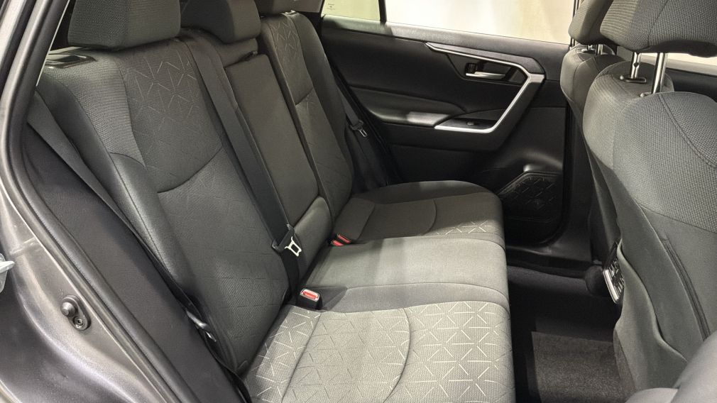 Toyota Rav 4 XLE 2021 d&rsquo;occasion à vendre - 27