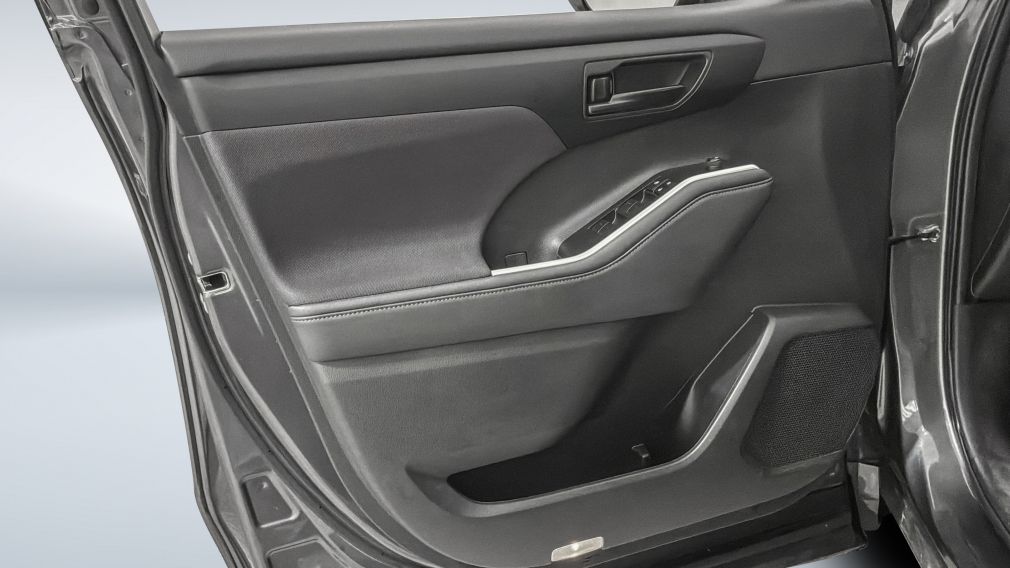 Toyota Highlander LE 2023 d&rsquo;occasion à vendre - 23