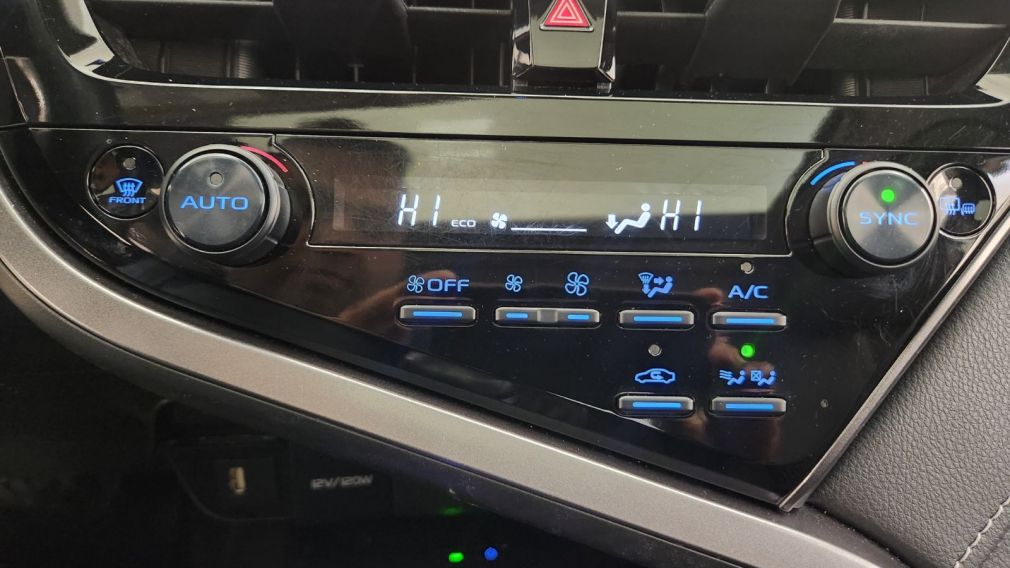 Toyota Camry Hybrid SE 2022 d&rsquo;occasion à vendre - 14