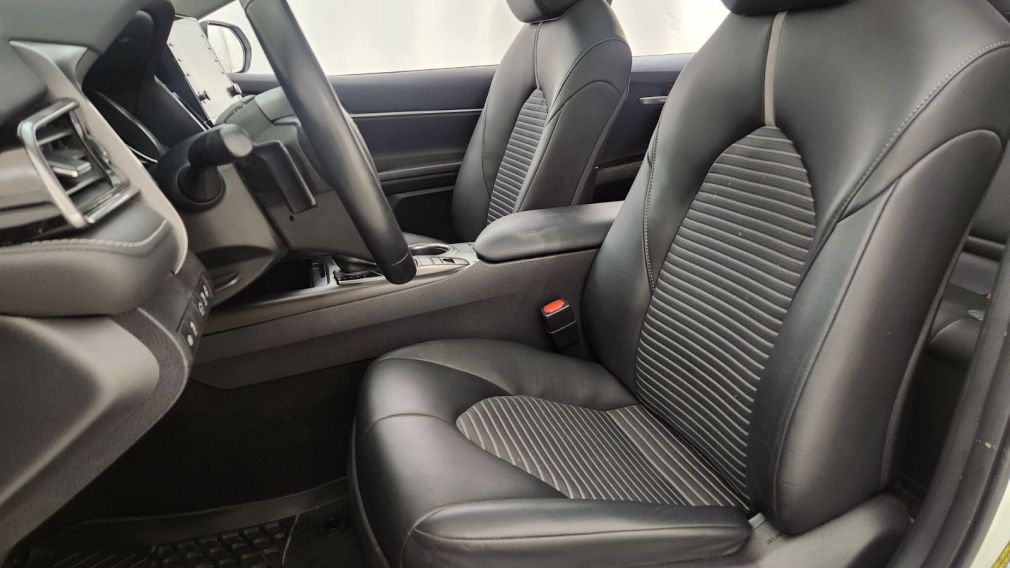 Toyota Camry Hybrid SE 2022 d&rsquo;occasion à vendre - 19