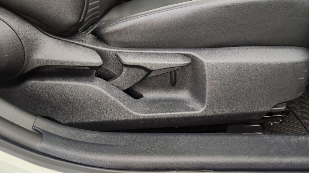 Toyota Camry Hybrid SE 2022 d&rsquo;occasion à vendre - 28