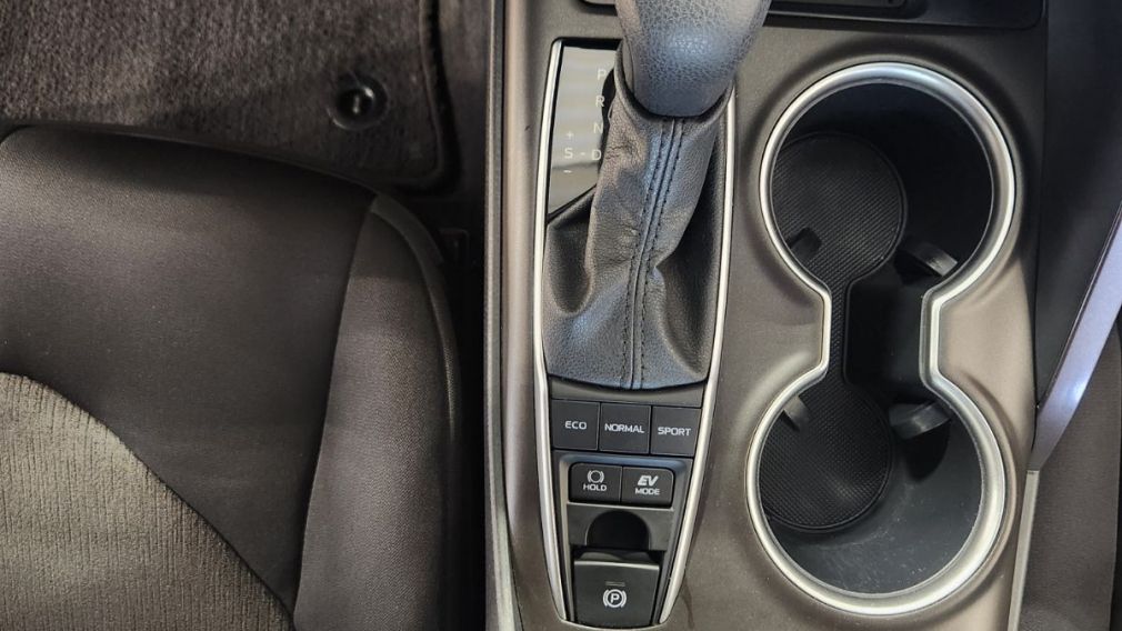 Toyota Camry Hybrid LE 2021 d&rsquo;occasion à vendre - 15